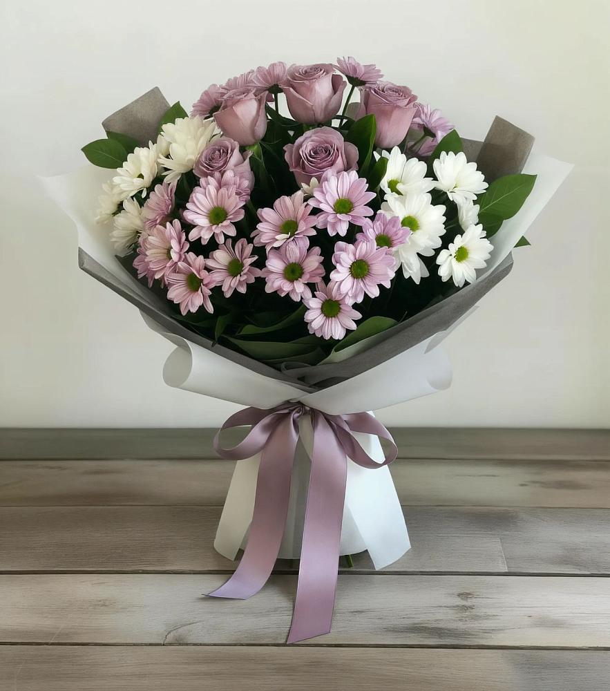 Букет цветов из: Хризантемы и Розы в Садовое