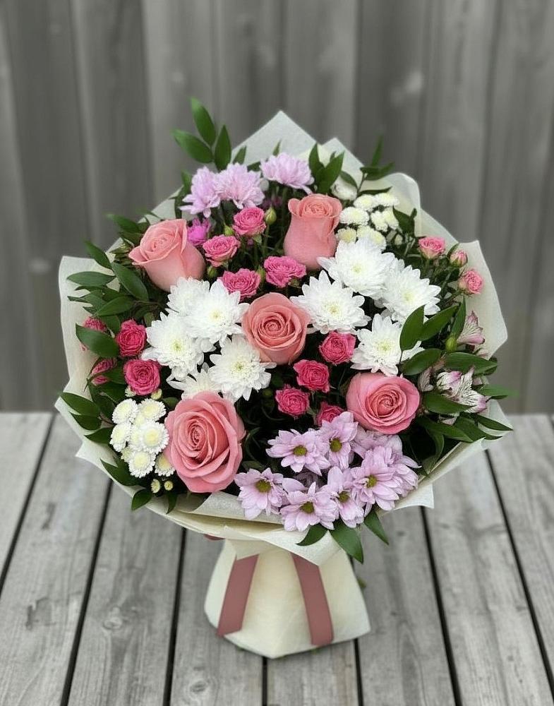 Букет цветов из: Альстромерии, Гвоздики, Розы и Хризантемы в Садовое