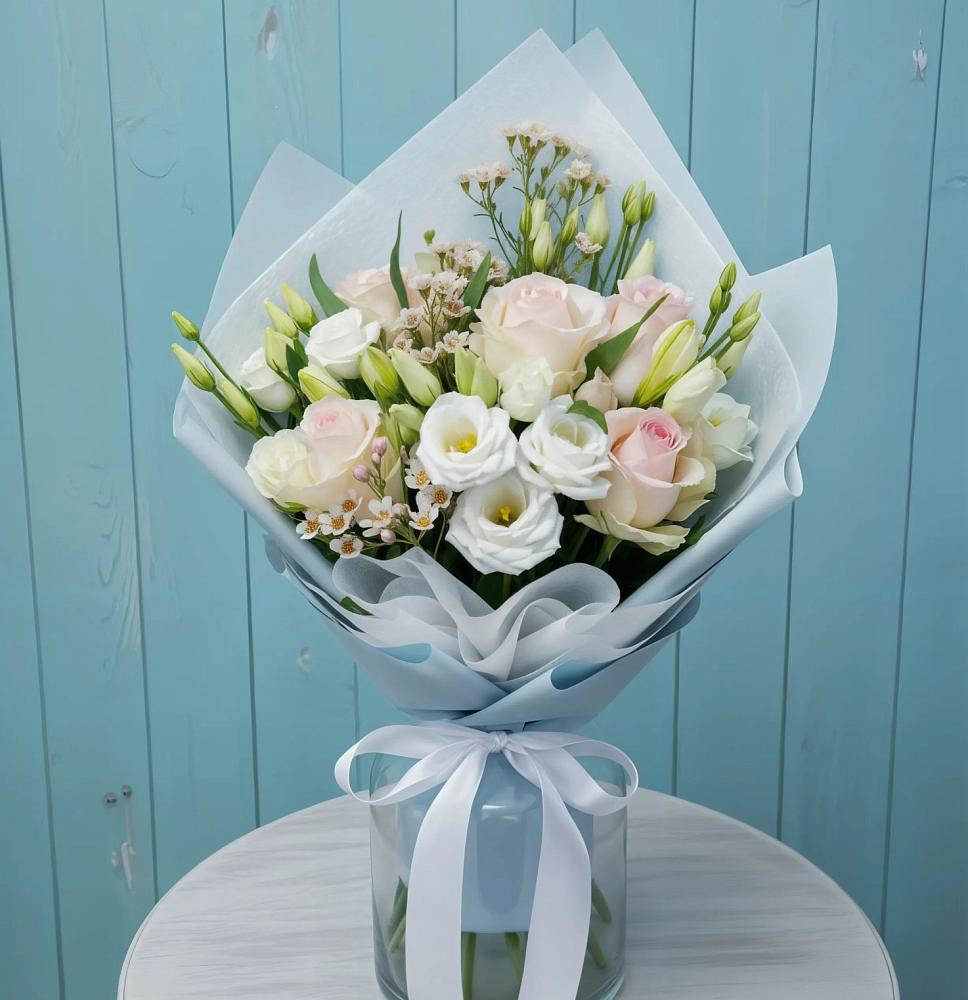 Букет цветов из: Розы и Лизиантусы в Садовое