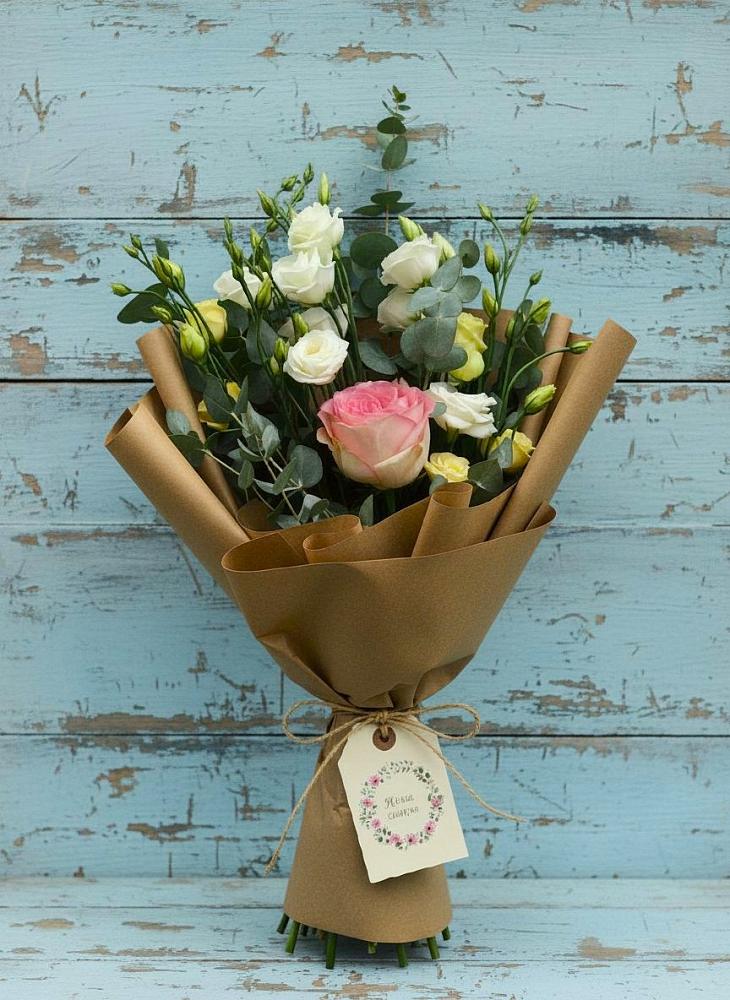 Букет цветов из: Розы и Лизиантусы в Садовое