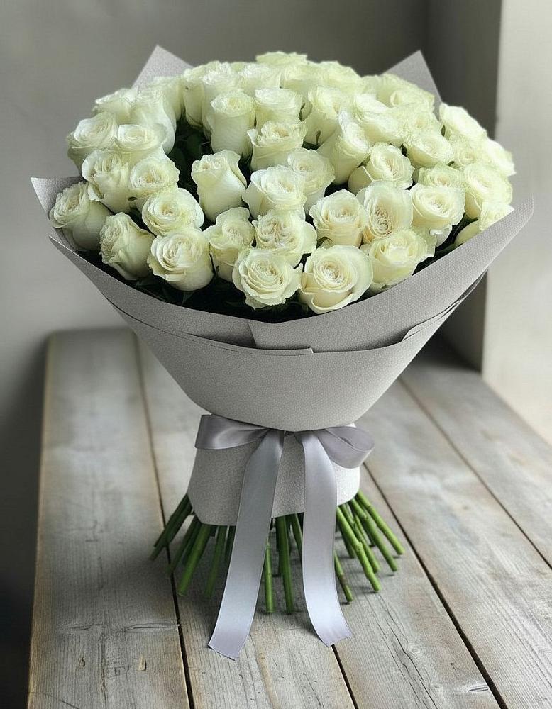 Букет 35 Белых роз в Садовое