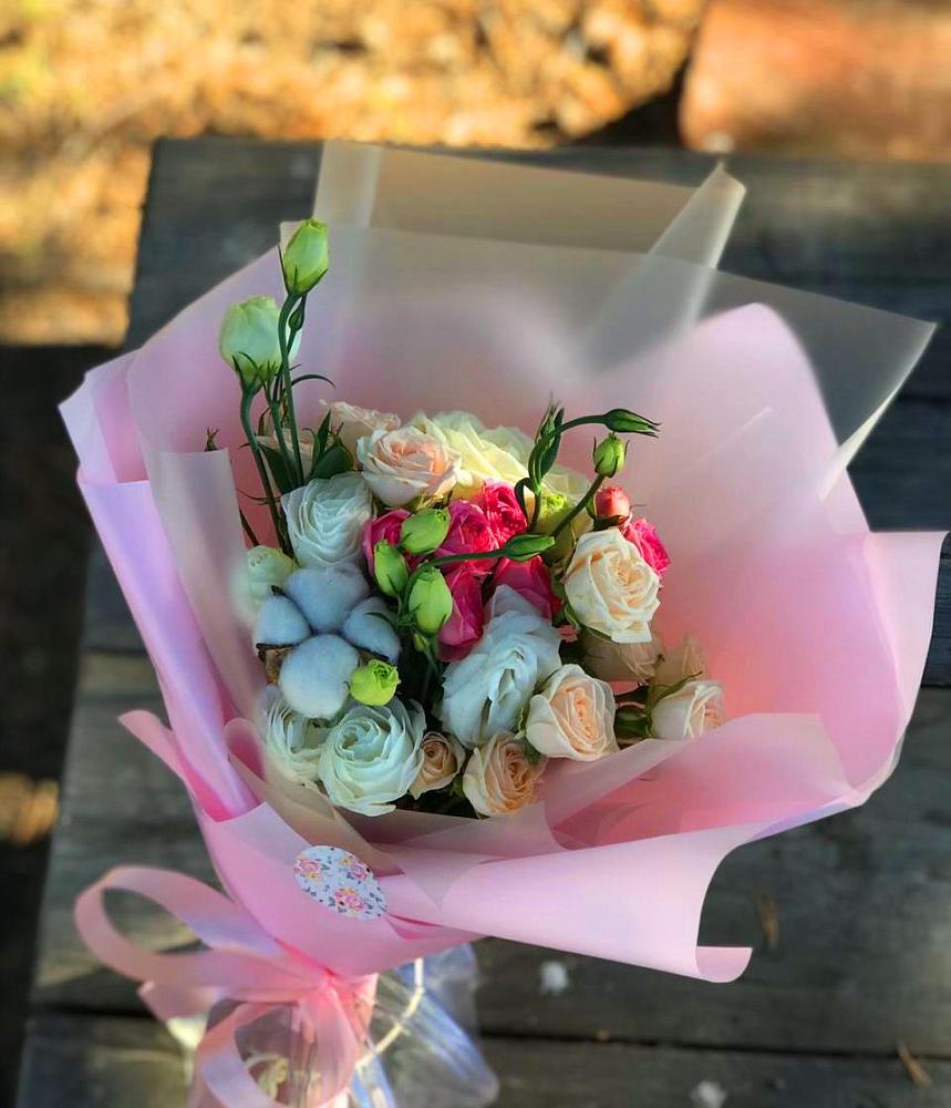 Букет цветов из: Розы и Лизиантусы в Садовое