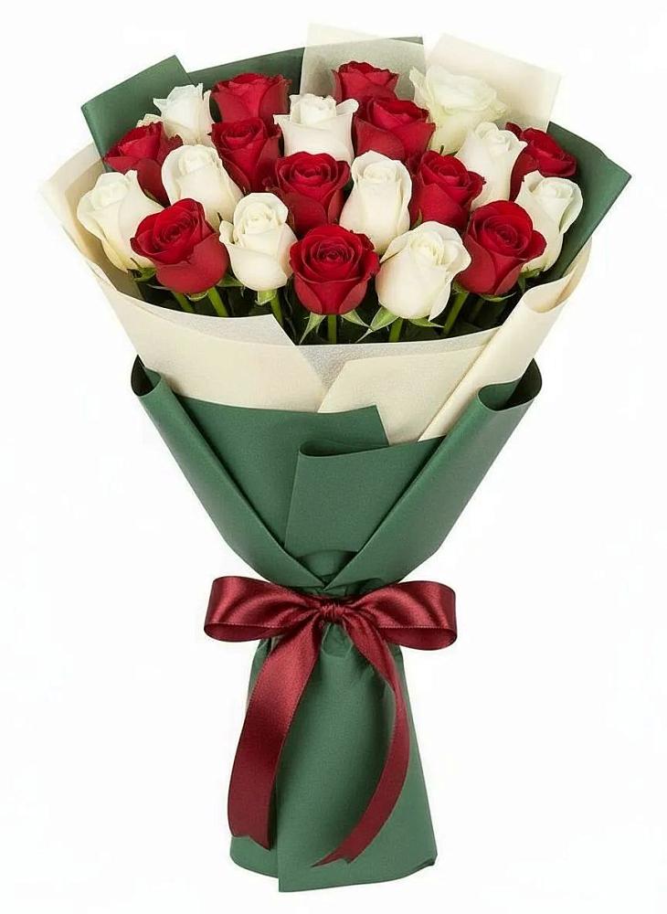 Букет Микс из красных и белых роз в Садовое