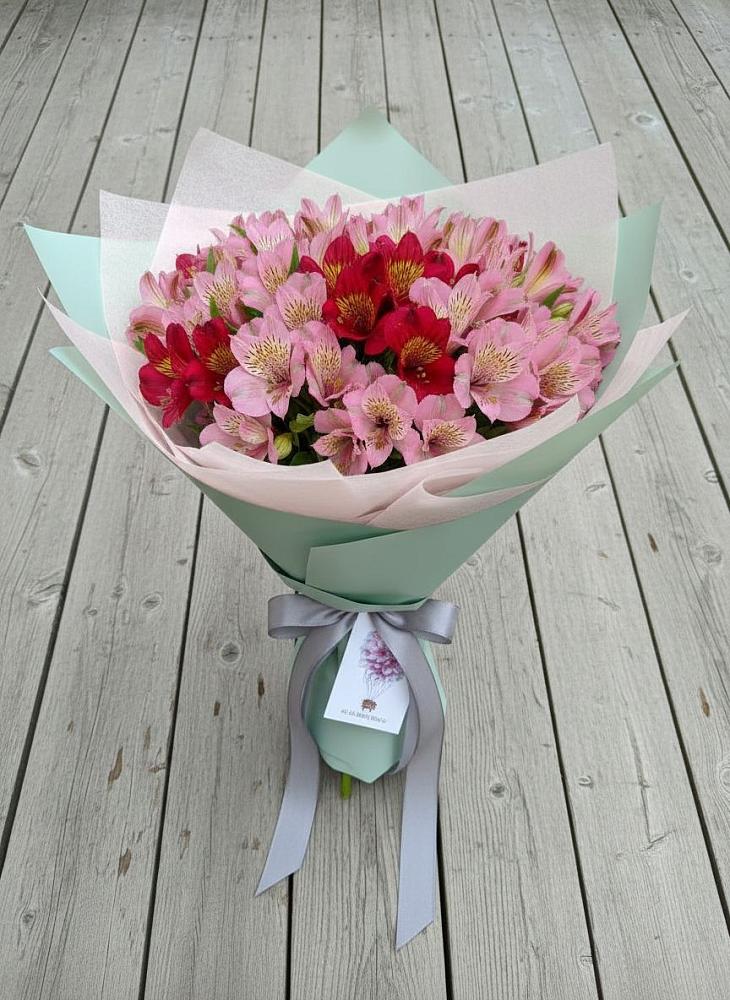 Букет цветов из: Альстромерии в Садовое