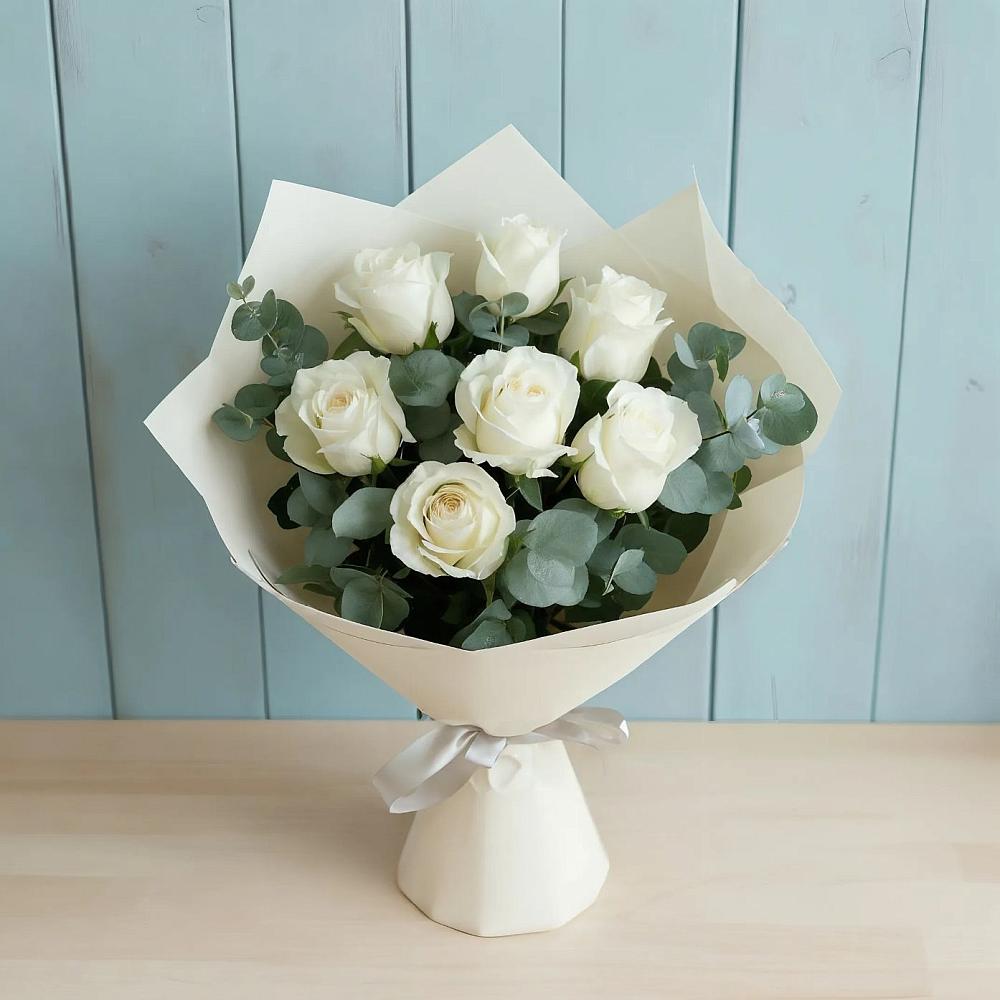 Букет Белые розы в Эвкалипте в Садовое