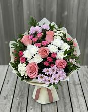 Букет цветов из:  Альстромерии, Гвоздики, Розы и Хризантемы в Садовое