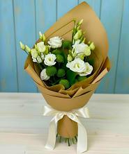 Букет цветов из:  Хризантемы и Лизиантусы в Садовое