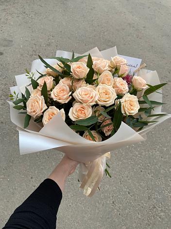 Букет Кремовые розы Латте в Садовое