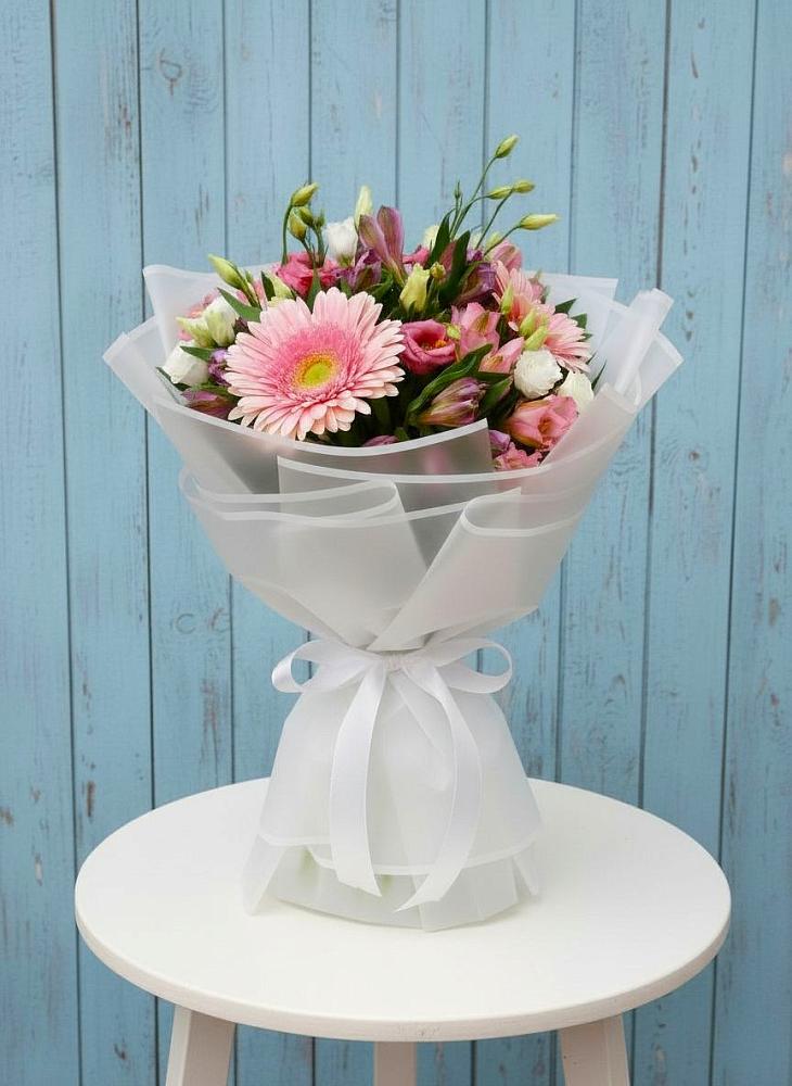 Букет цветов из: Герберы, Альстромерии и Лизиантусы в Садовое