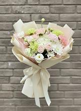 Букет цветов из:  Гвоздики, Розы, Лизиантусы и Хризантемы в Садовое