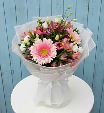 Букет цветов из:  Герберы, Альстромерии и Лизиантусы в Садовое