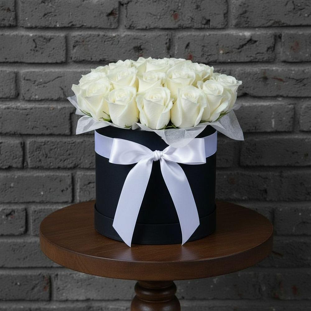 Цветочная композиция из Розы в шляпной коробке в Садовое