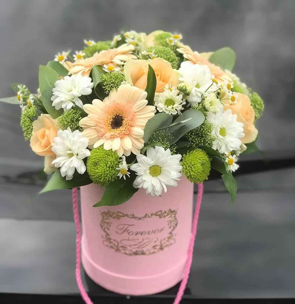 Цветочная композиция из Розы, Герберы и Хризантемы в шляпной коробке в Садовое