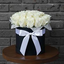 Цветочная композиция из Розы в шляпной коробке в Садовое